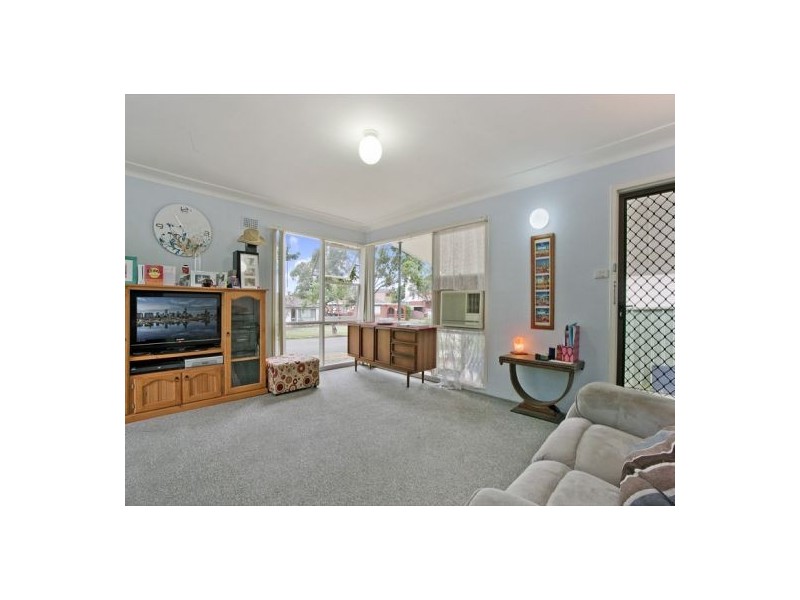 9 Calaby Street, Toongabbie NSW 2146