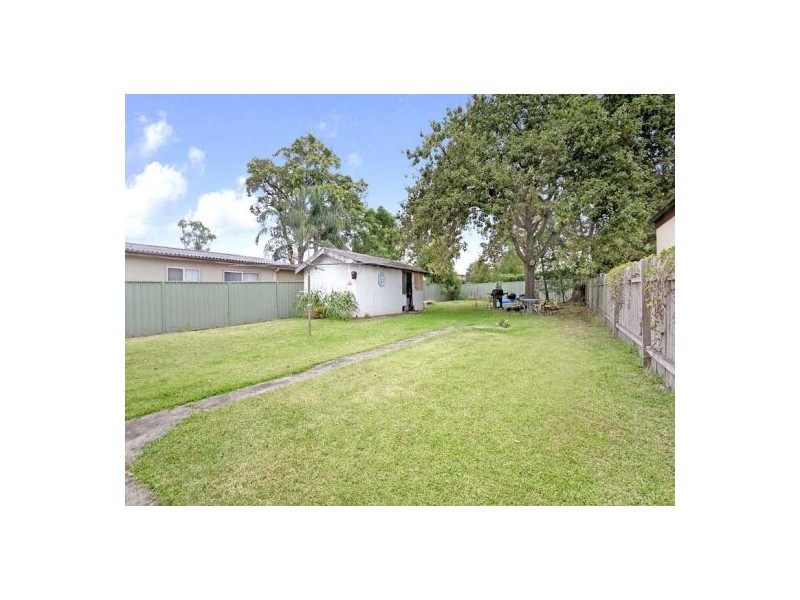 9 Calaby Street, Toongabbie NSW 2146