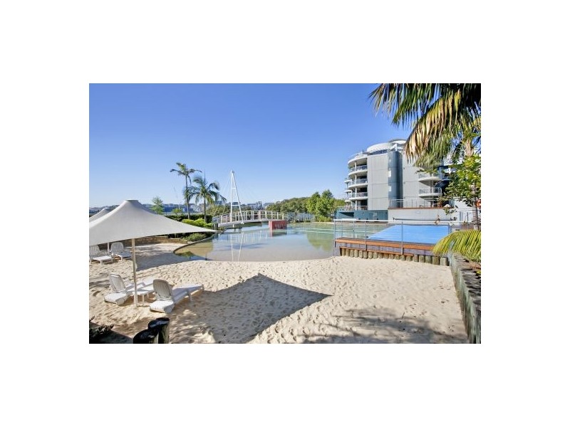 8/27 Bennelong Parkway, Wentworth Point NSW 2127