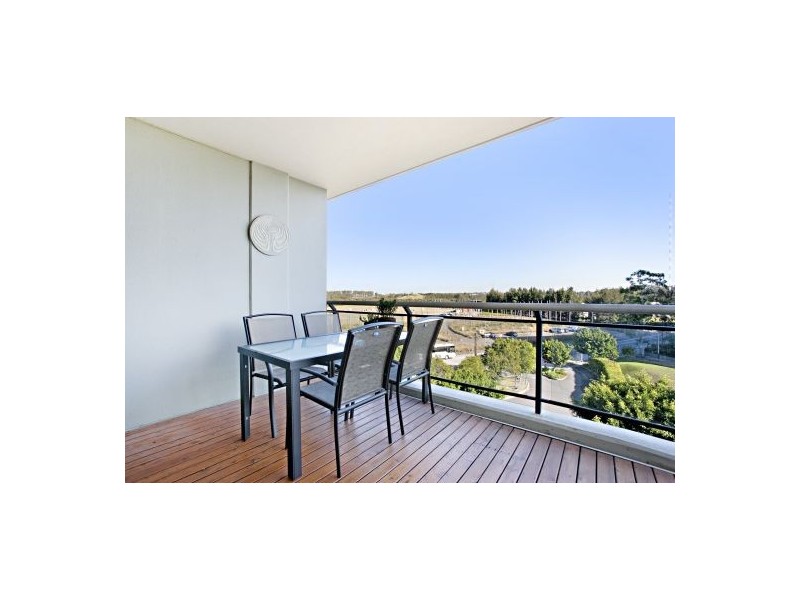 8/27 Bennelong Parkway, Wentworth Point NSW 2127