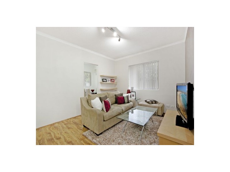 2/25 Addlestone Road, Merrylands NSW 2160