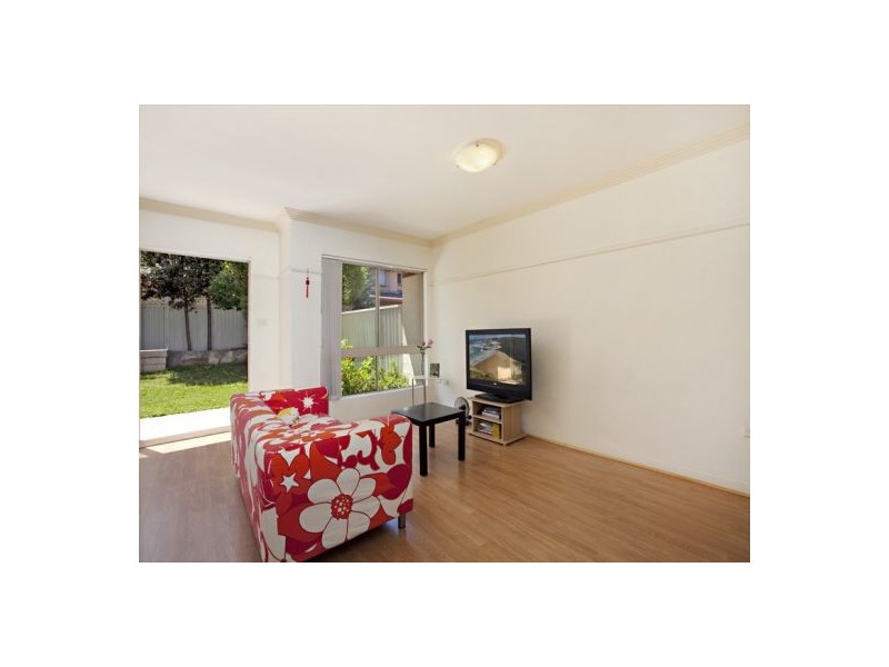 2/11-17 Banks Street, Mays Hill NSW 2145