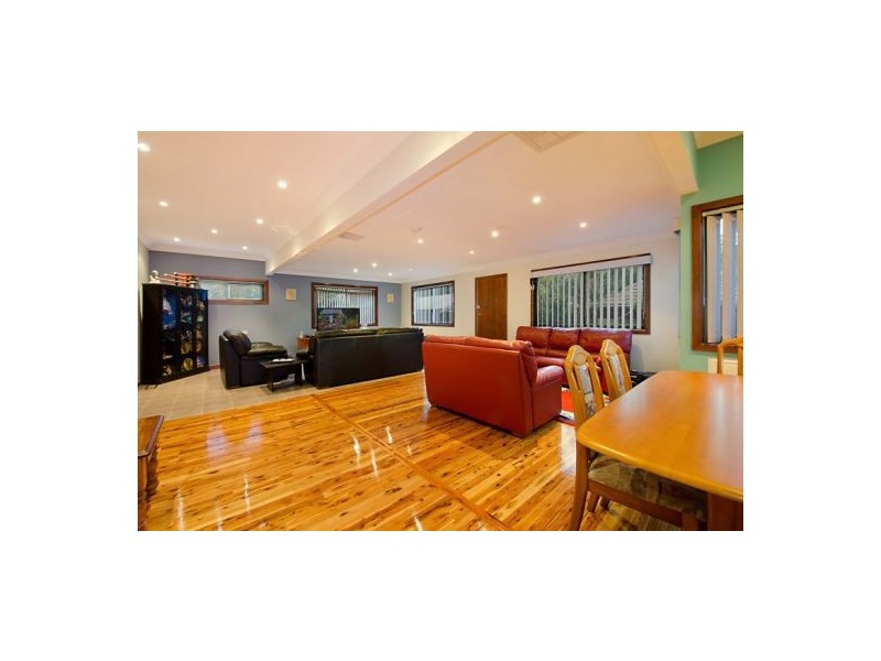 9 Anderson Road, Northmead NSW 2152