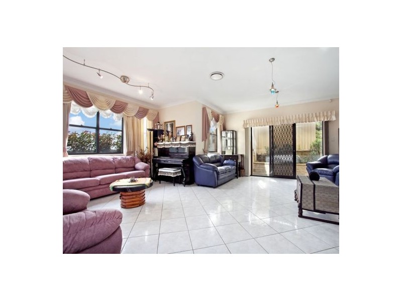 4 Regiment Grove, Winston Hills NSW 2153