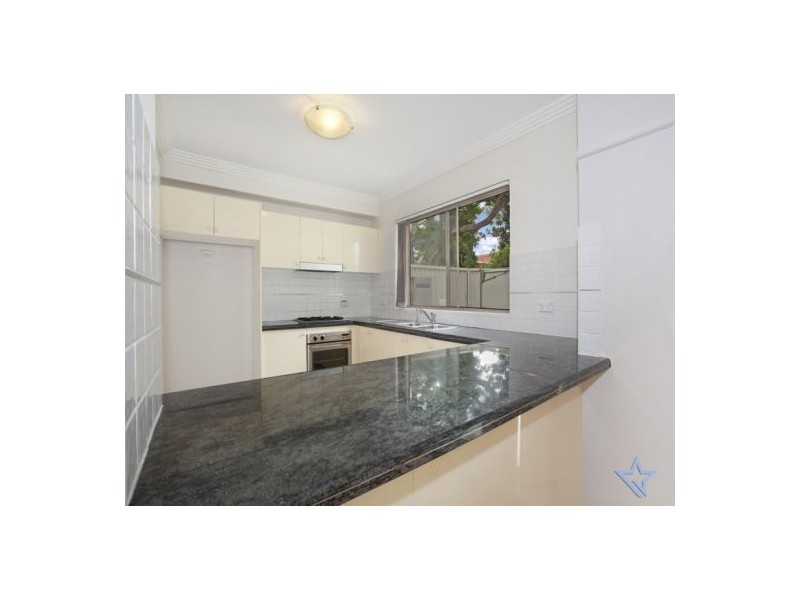 7/11 Banks Street, Mays Hill NSW 2145