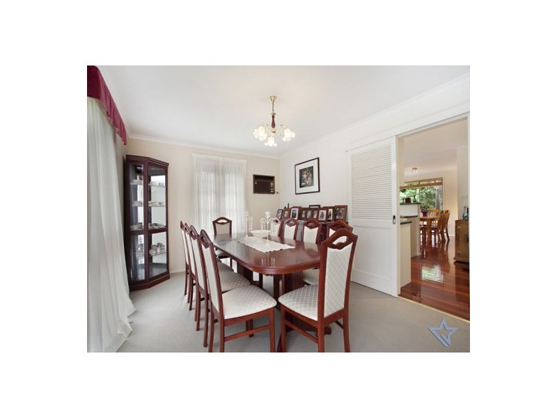 7 Molyneaux Ave, Kings Langley NSW 2147