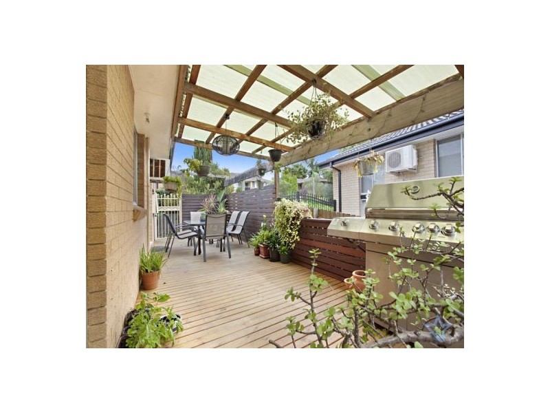 7 Molyneaux Ave, Kings Langley NSW 2147