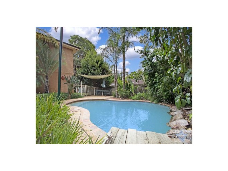 7 Molyneaux Ave, Kings Langley NSW 2147