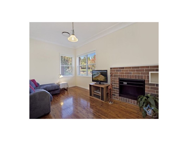 13 Nolan Crescent, Westmead NSW 2145