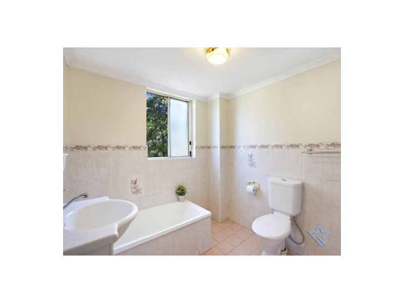 8/27 Manchester Street, Merrylands NSW 2160