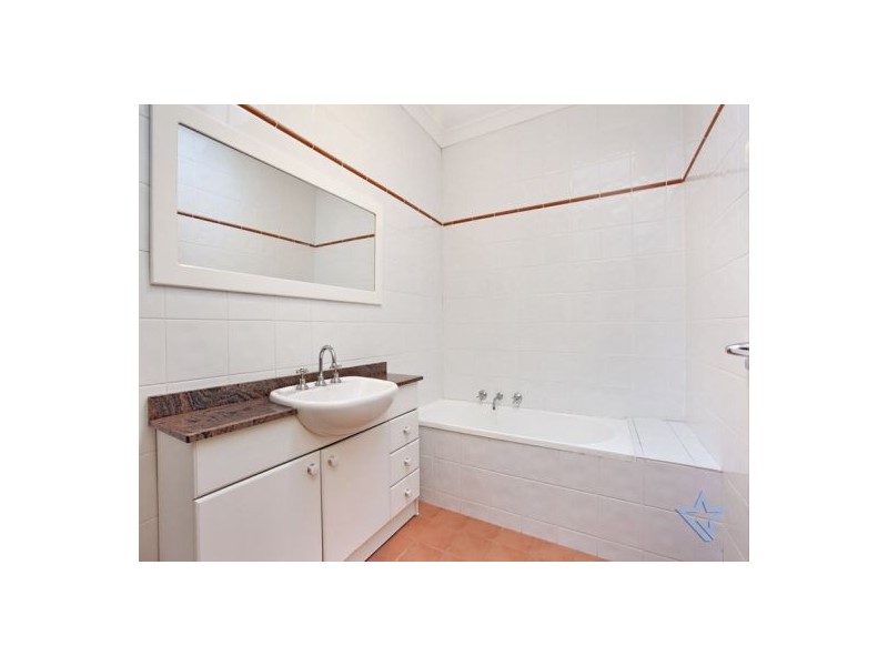 2/2 Hindle Terrace, Bella Vista NSW 2153