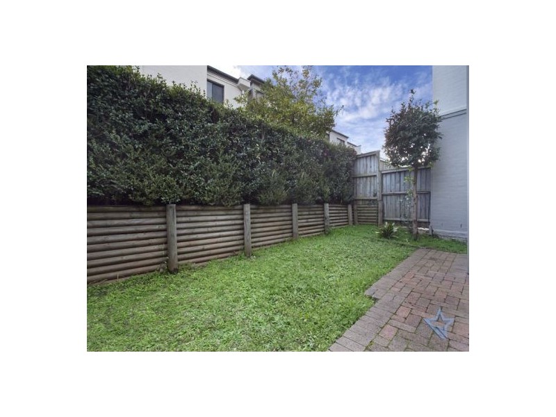 2/2 Hindle Terrace, Bella Vista NSW 2153