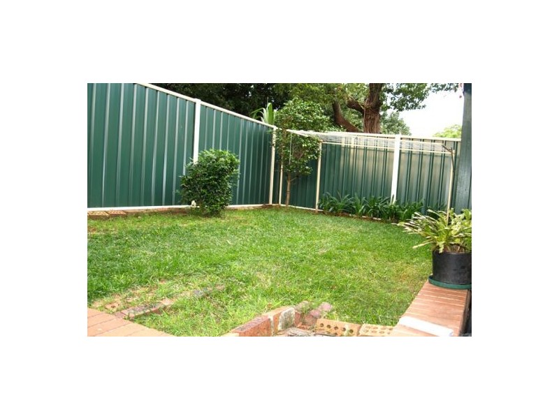 1/23a Banks Street, Mays Hill NSW 2145