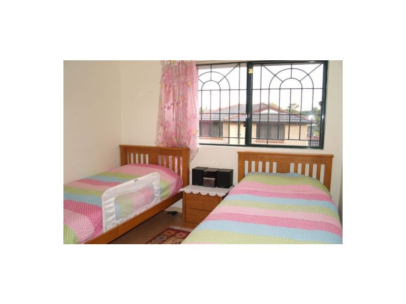 1/23a Banks Street, Mays Hill NSW 2145