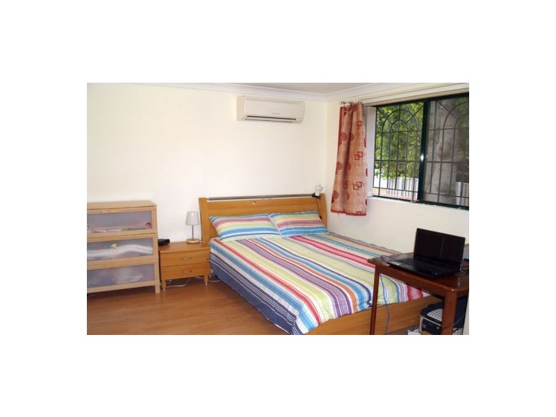 1/23a Banks Street, Mays Hill NSW 2145