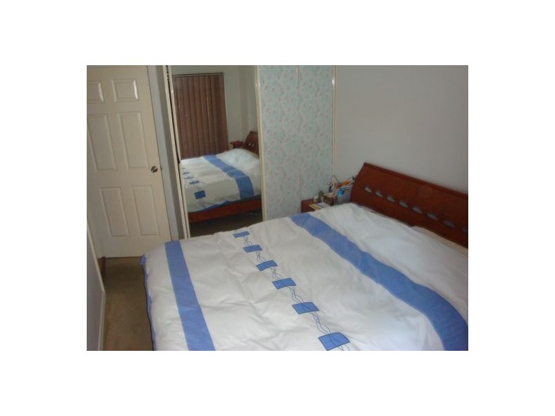 2/234 Targo Road, Toongabbie NSW 2146