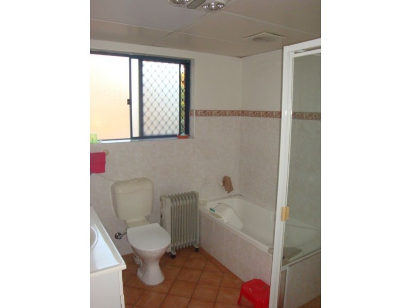 2/234 Targo Road, Toongabbie NSW 2146