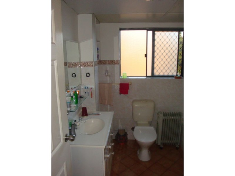 2/234 Targo Road, Toongabbie NSW 2146