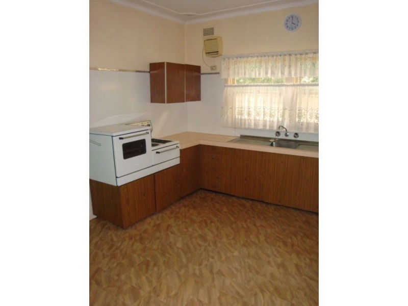 194 Burnett St, Mays Hill NSW 2145