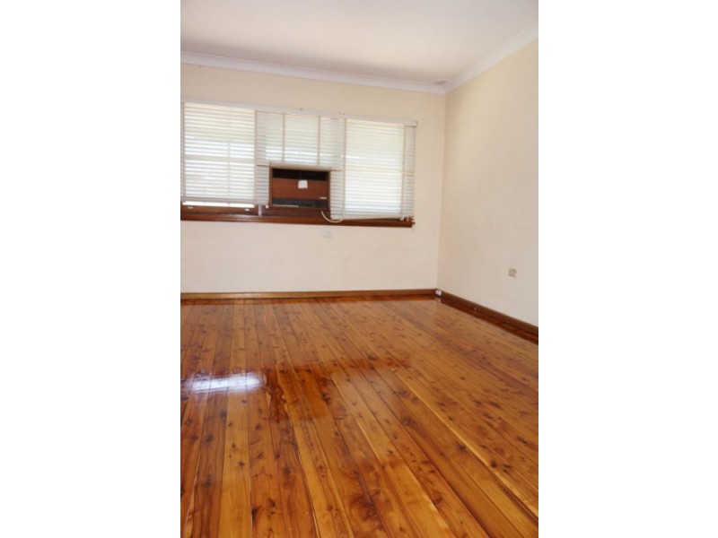 194 Burnett St, Mays Hill NSW 2145