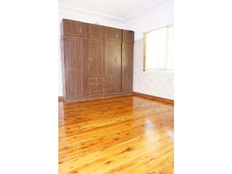 194 Burnett St, Mays Hill NSW 2145