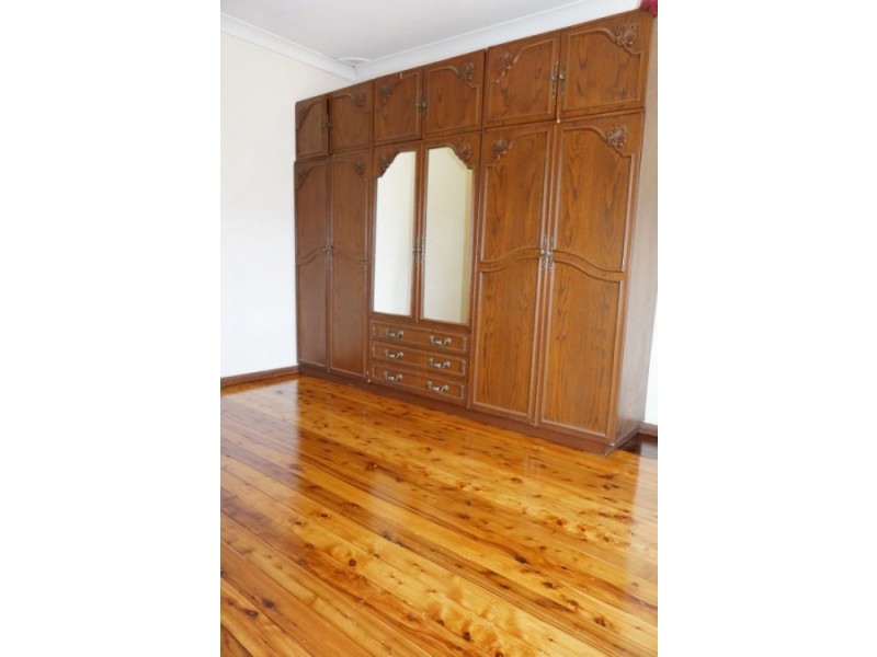 194 Burnett St, Mays Hill NSW 2145