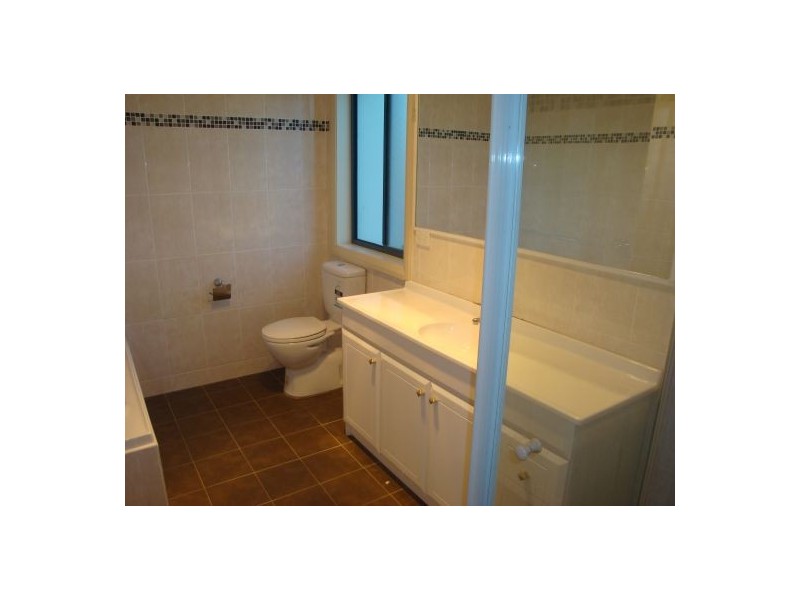 2B Broxbourne Street, Westmead NSW 2145