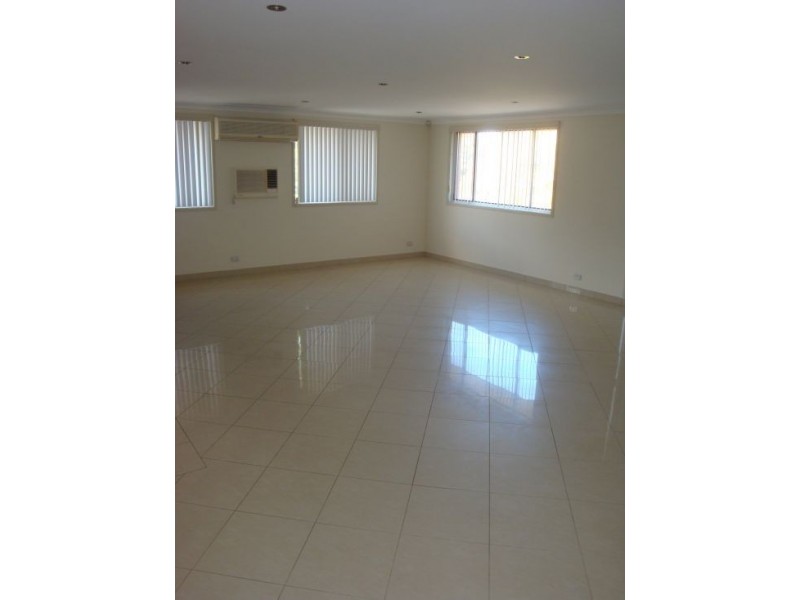 5 Simpson Place, Kings Langley NSW 2147