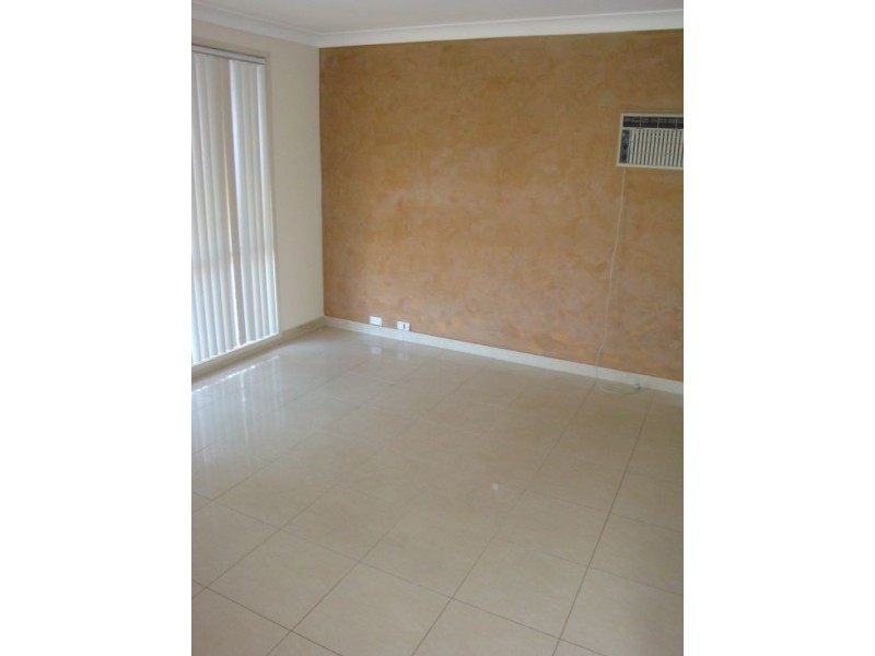 5 Simpson Place, Kings Langley NSW 2147