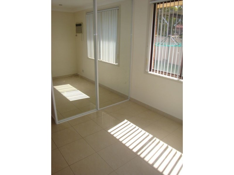 5 Simpson Place, Kings Langley NSW 2147