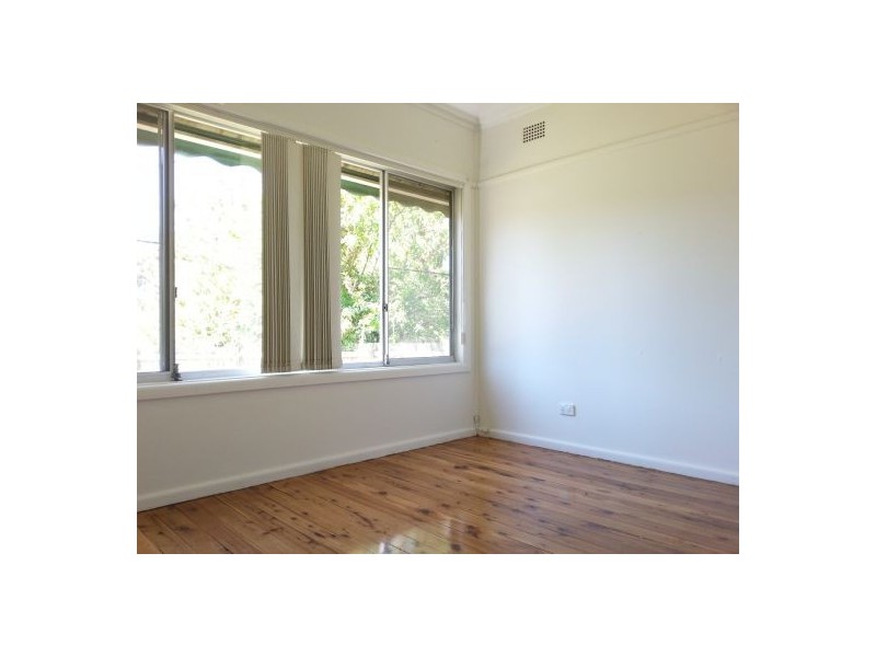 192 Burnett Street, Mays Hill NSW 2145