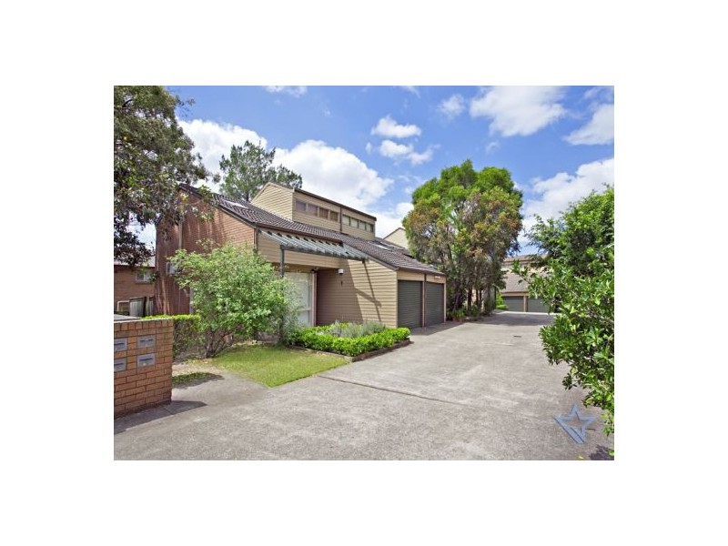 2/2 Frances Street, Northmead NSW 2152