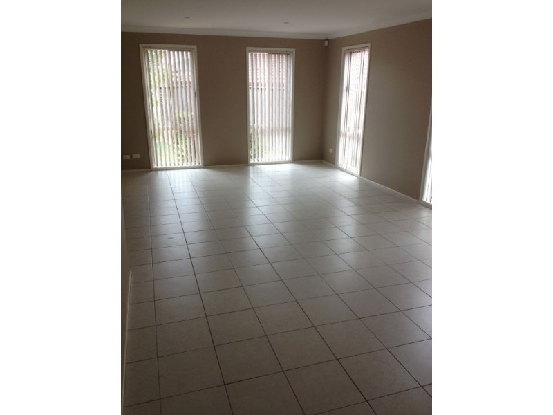 15 Sophie Pl, Glenwood NSW 2768