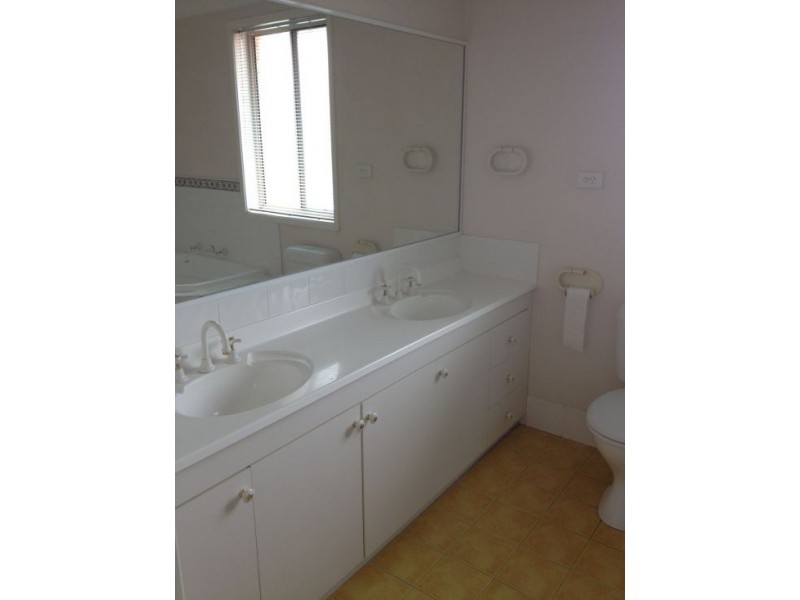 15 Sophie Pl, Glenwood NSW 2768