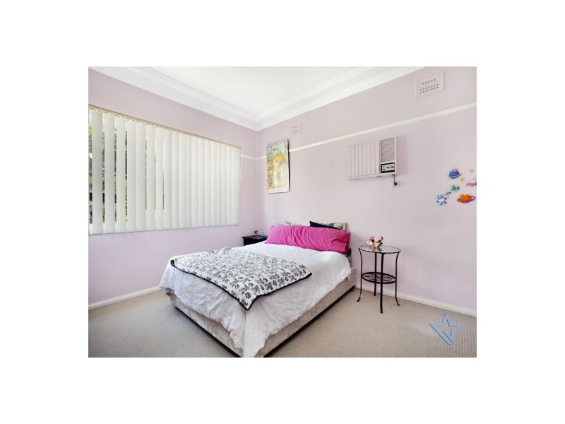 16 Balfour Street, Northmead NSW 2152