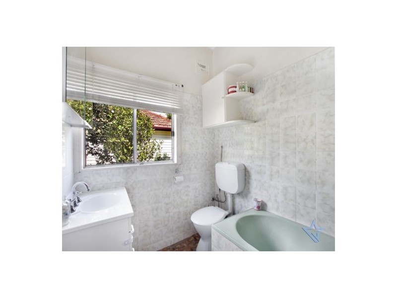 16 Balfour Street, Northmead NSW 2152