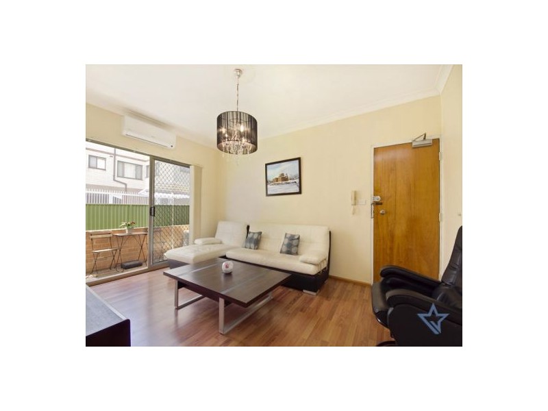 8/104-106 Railway Street, Granville NSW 2142