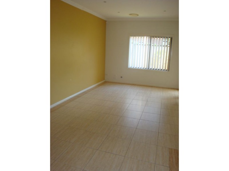 2A Bernard St, Westmead NSW 2145