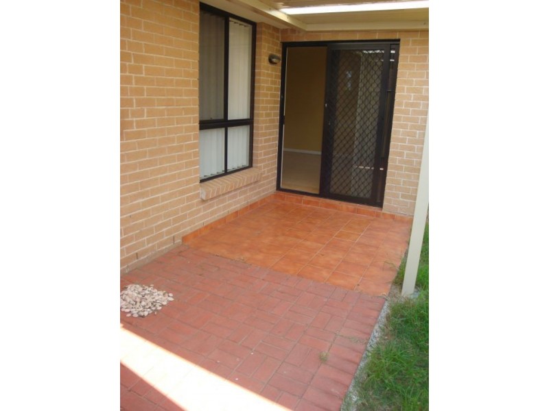 2A Bernard St, Westmead NSW 2145
