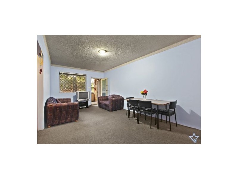 2/22 Helen Street, Westmead NSW 2145