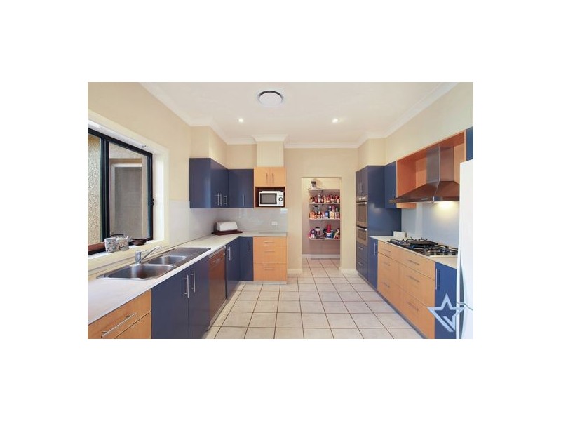 5 Budgeree Road, Toongabbie NSW 2146