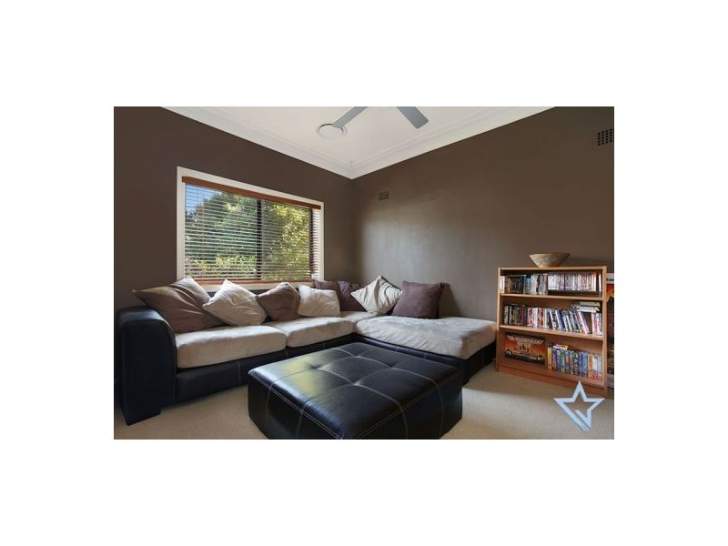 5 Budgeree Road, Toongabbie NSW 2146