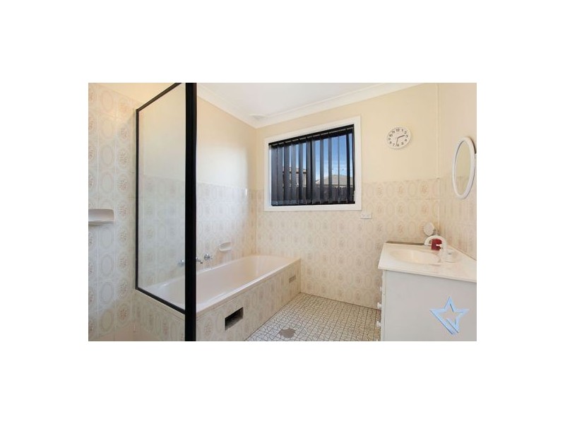 9 Jacqueline Crescent, Greenacre NSW 2190