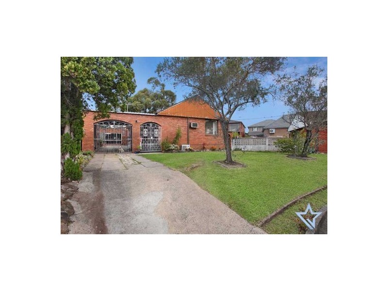 9 Jacqueline Crescent, Greenacre NSW 2190