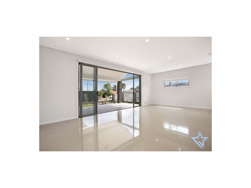 18 Mills Street, Merrylands NSW 2160