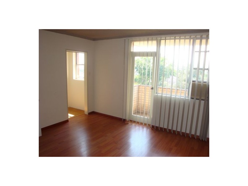 21/5 Western Crescent, Gladesville NSW 2111