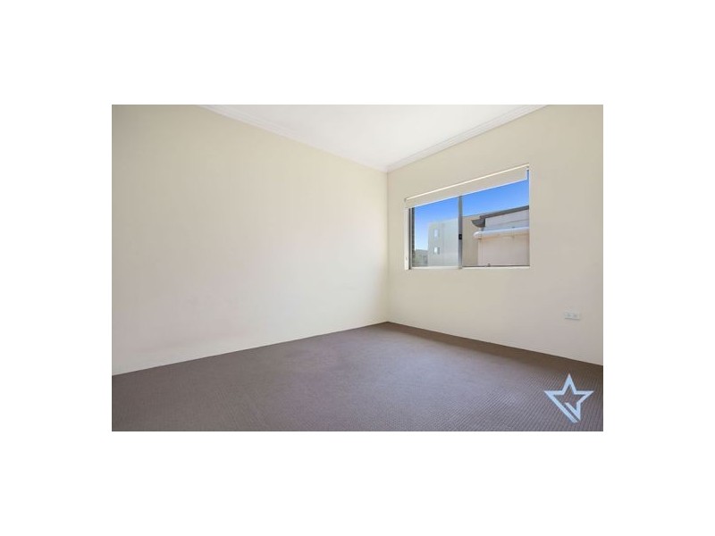 12/2 Howard Avenue, Northmead NSW 2152