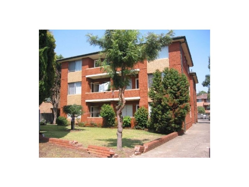 4/15 Station Street West, Harris Park NSW 2150