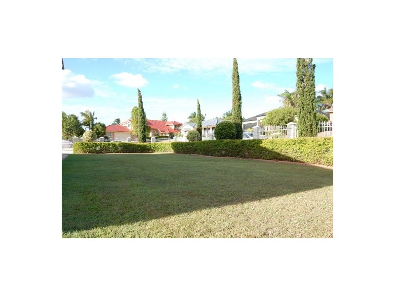 27 Strathaird Place, Parkinson QLD 4115