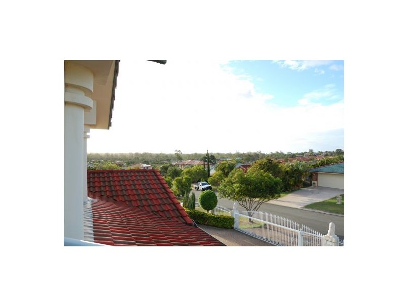 27 Strathaird Place, Parkinson QLD 4115